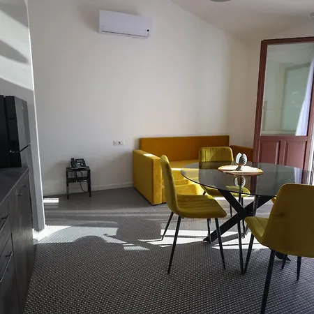 Di Prima Diffuso Aparthotel 4*