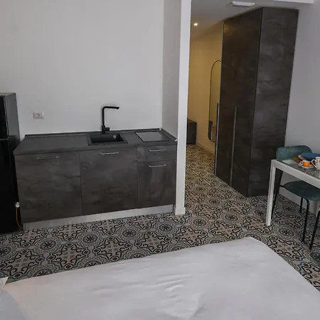 Di Prima Diffuso 4* קטאניה